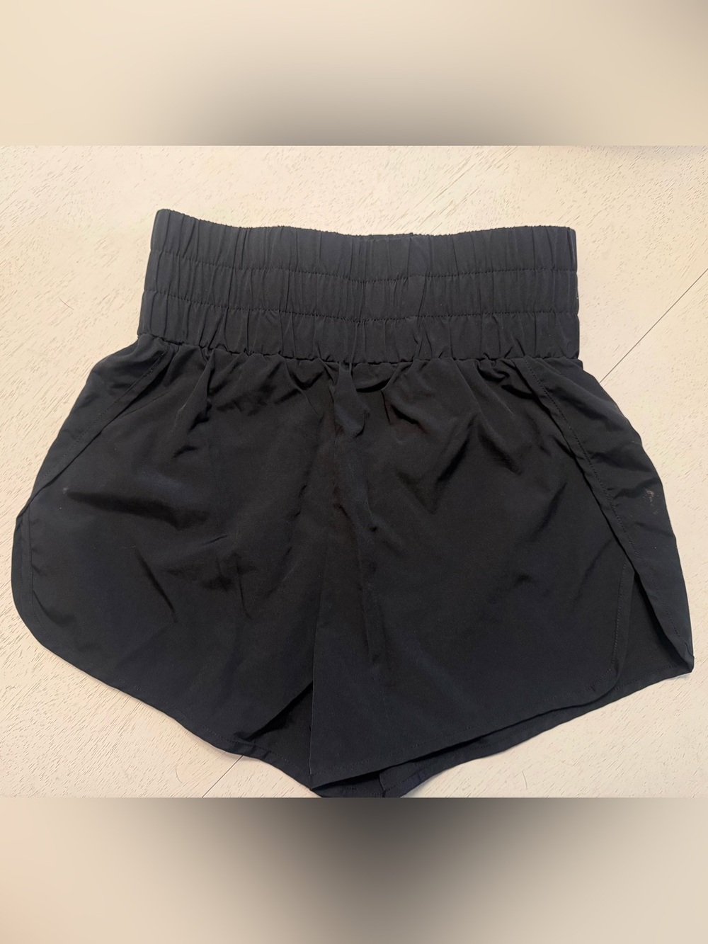 Women’s Black Elastic-Waist Pull-On Shorts